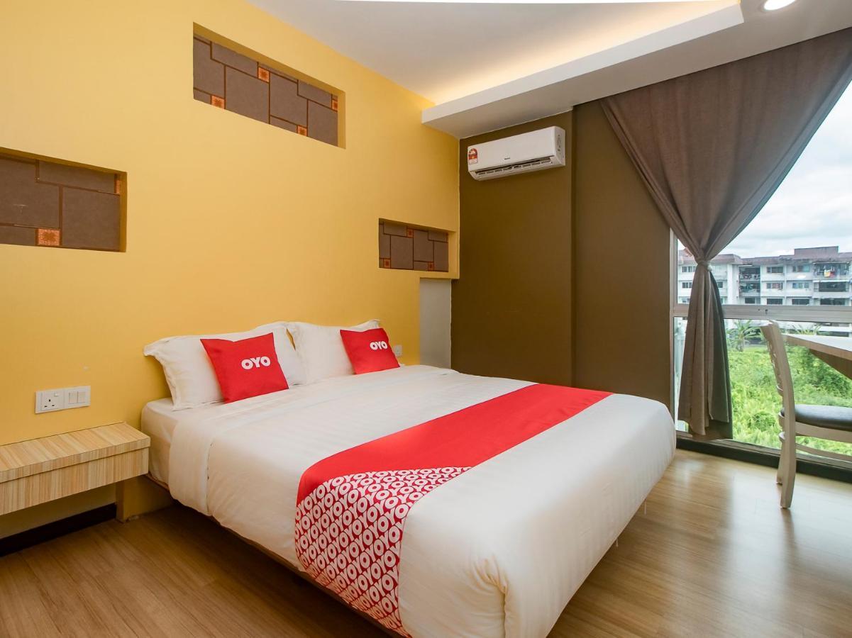 Oyo 90105 Towermas Hotel Сибу Экстерьер фото