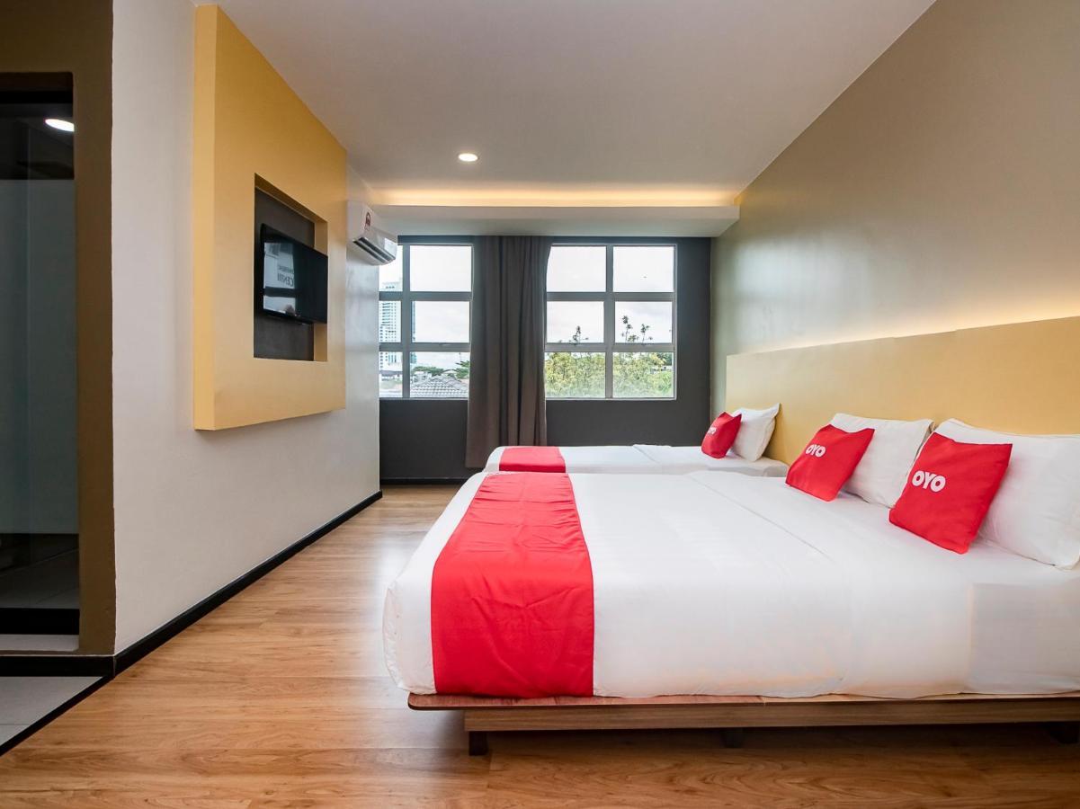 Oyo 90105 Towermas Hotel Сибу Экстерьер фото
