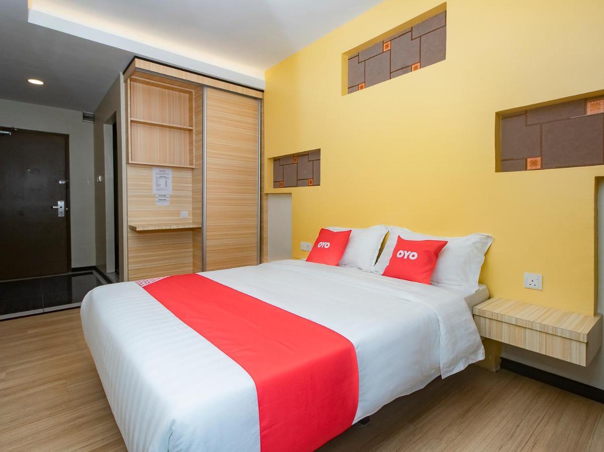 Oyo 90105 Towermas Hotel Сибу Экстерьер фото