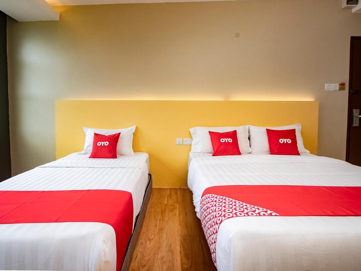 Oyo 90105 Towermas Hotel Сибу Экстерьер фото