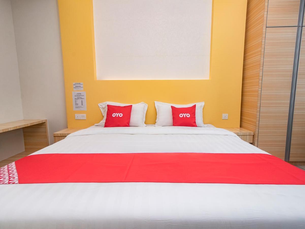 Oyo 90105 Towermas Hotel Сибу Экстерьер фото