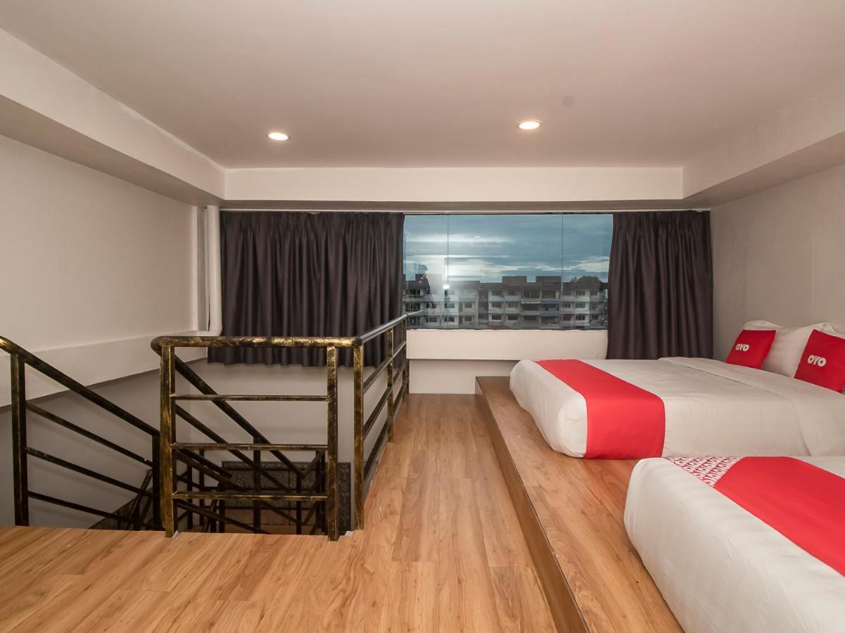 Oyo 90105 Towermas Hotel Сибу Экстерьер фото